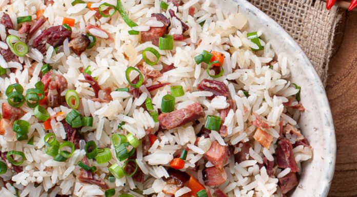 Arroz Carreteiro: Como Fazer Essa Receita Tradicional e Irresistível Arroz Carreteiro