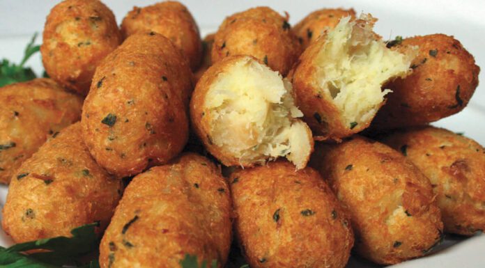 Bolinho de Bacalhau Crocante e Saboroso Bolinho de Bacalhau