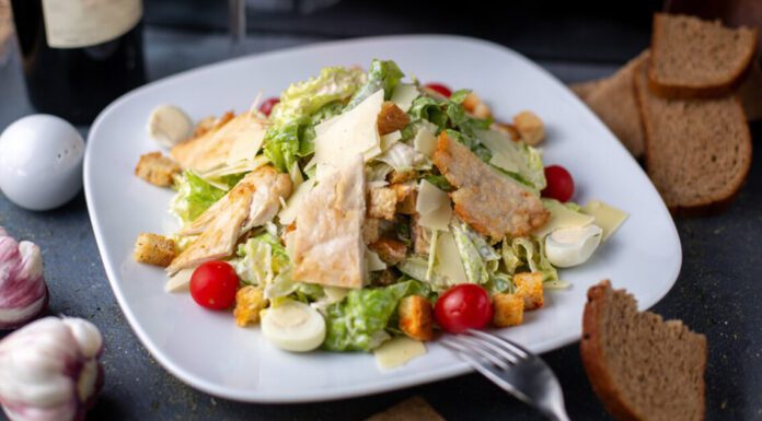 Salada Fitness com Frango Grelhado: Sabor e Saúde em Cada Garfada Salava-Verde-com-Frango-Grelhado