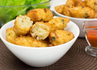 Bolinho de Arroz: Delícias Crocantes! Bolinho de Arroz