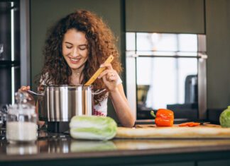 Economizando Tempo na Cozinha: Truques para Refeições Rápidas e Saborosas Economizar Tempo na Cozinha