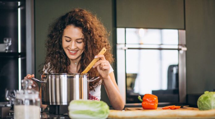 Economizando Tempo na Cozinha: Truques para Refeições Rápidas e Saborosas Economizar Tempo na Cozinha