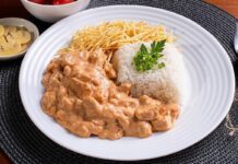 Strogonoff de Frango: Uma Explosão de Sabores no Seu Prato Strogonoff de Frango