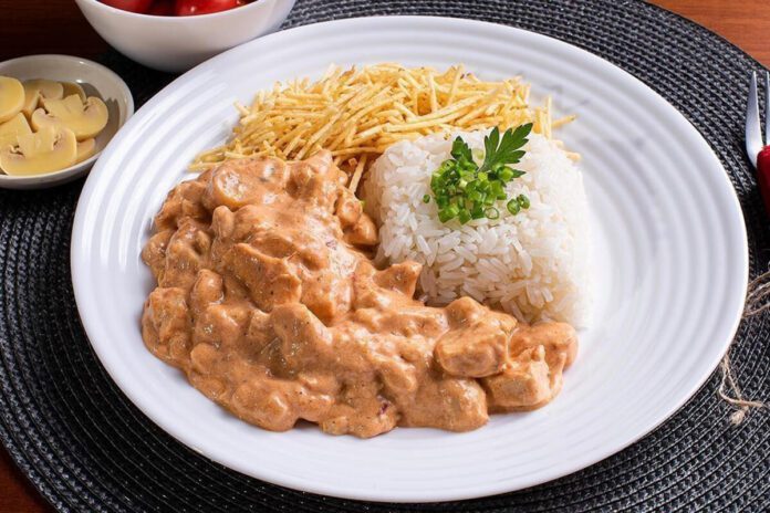 Strogonoff de Frango