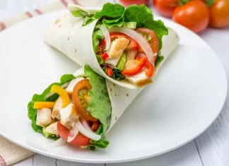 Wrap de Frango com Legumes: Sabor e Saúde em Cada Mordida! Wrap de Frango e Vejetais